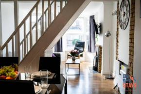 OnSiteStays - Contractor Friendly Retreat, 2-BR Terrace House near A2